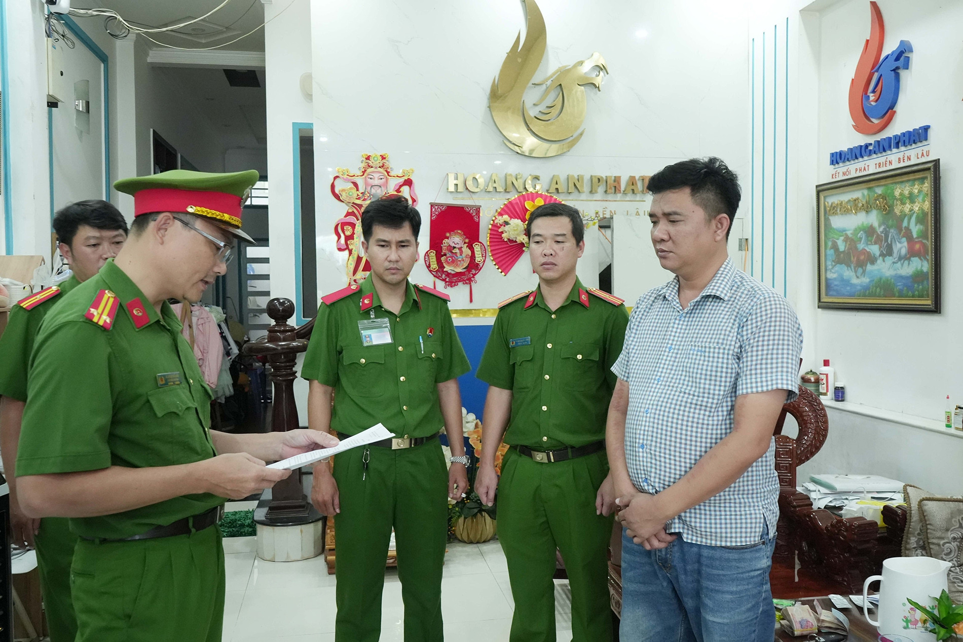 Lộ diện 'ông trùm' đường dây buôn lậu gần 830.000 lít dầu