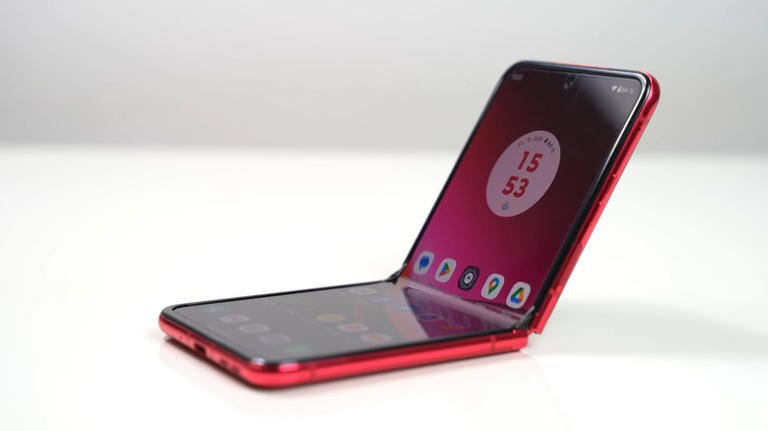smartphone gập shutterstock
