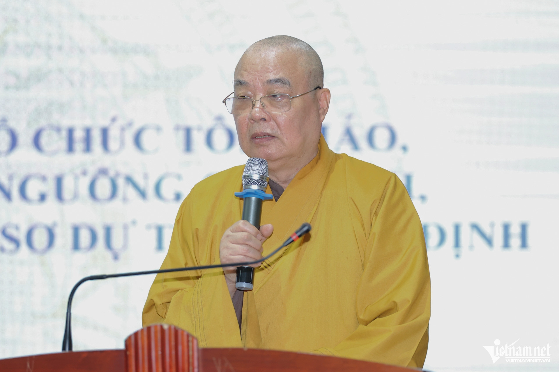 W-Chức sắc 1.jpg