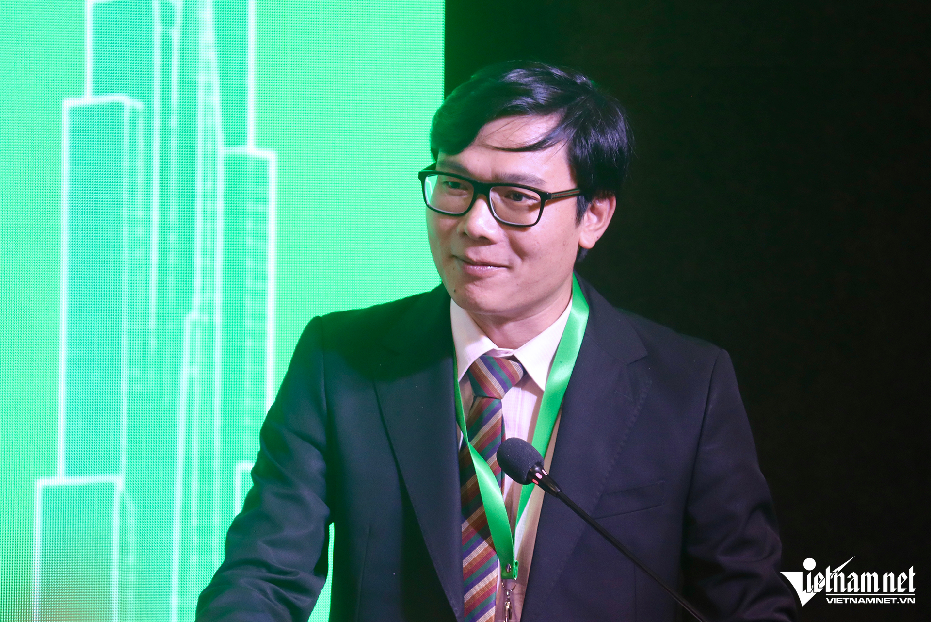 W-diễn đàn công nghệ.png