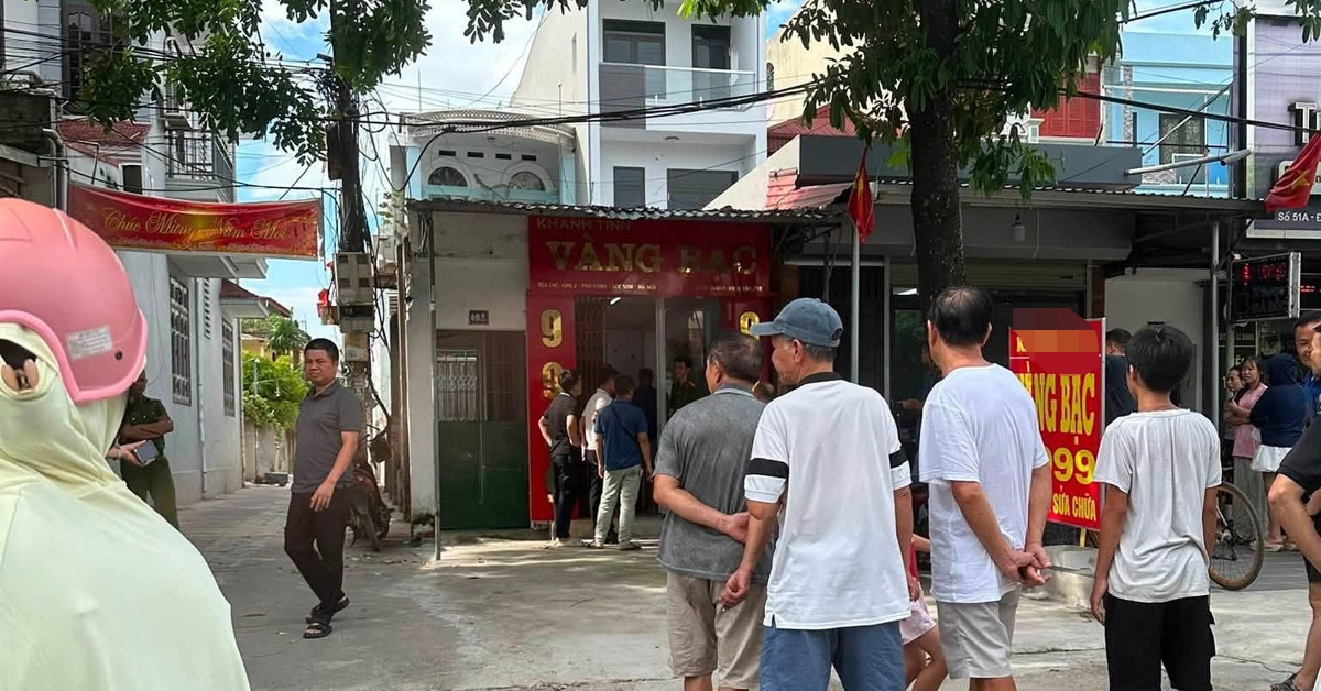 Công an bắt nghi phạm cướp tiệm vàng giữa ban ngày ở Hà Nội