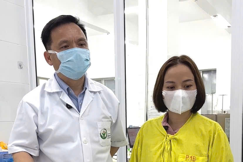 Nghẹn ngào giây phút thầy hiệu trưởng trường Y tiễn biệt nam sinh hiến tạng