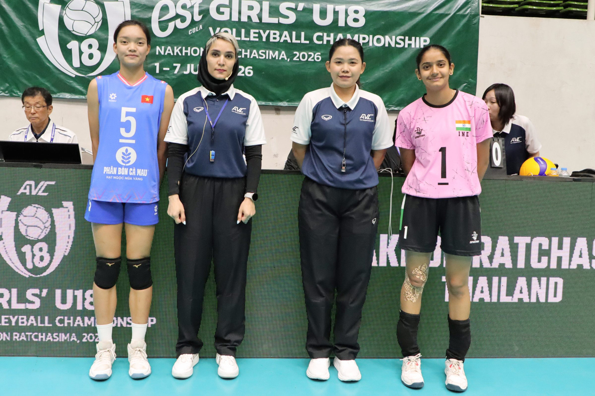 tuyen bong chuyen u18 nu viet nam an do 1.jpg