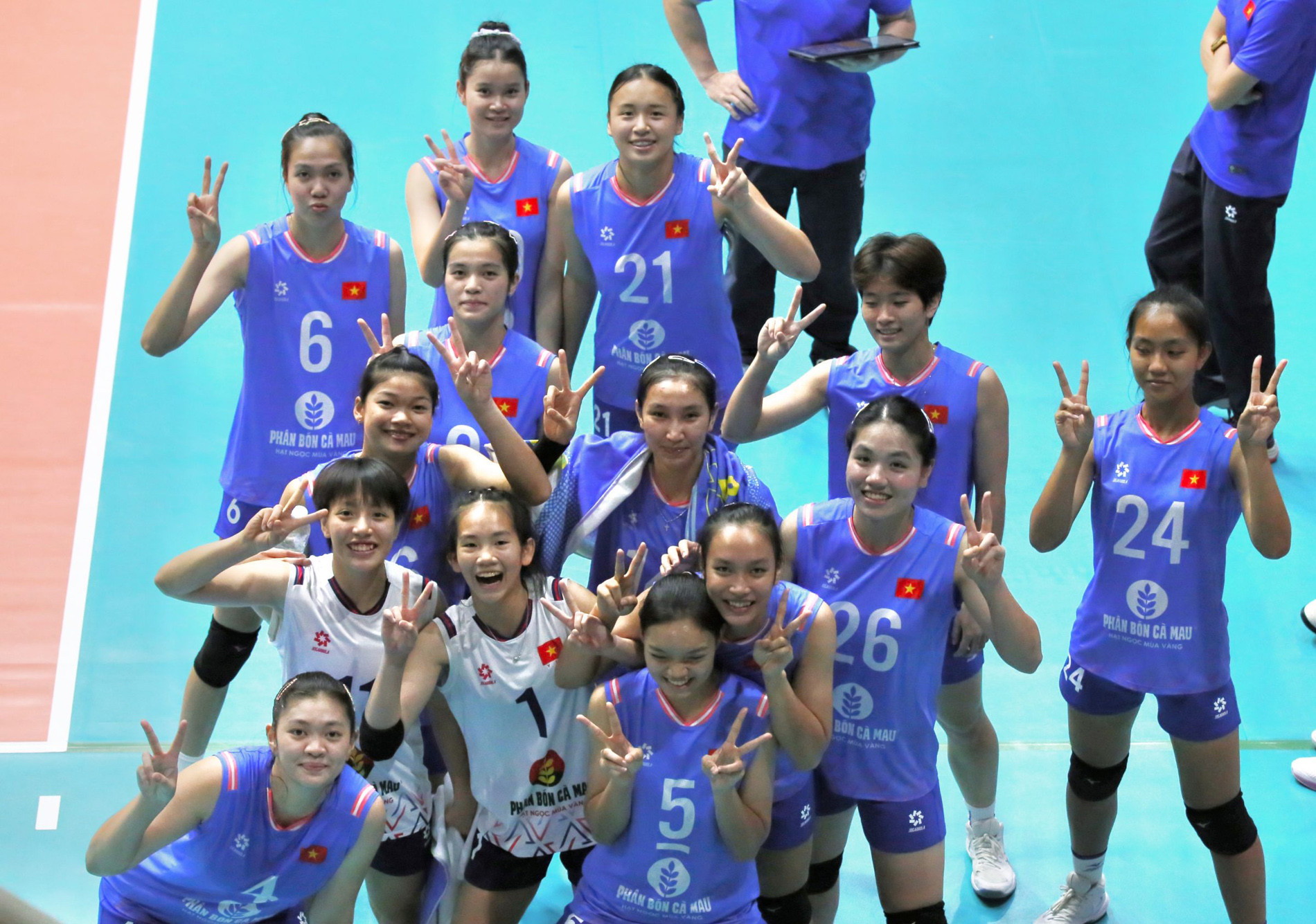 tuyen bong chuyen u18 nu viet nam an do 2.jpg
