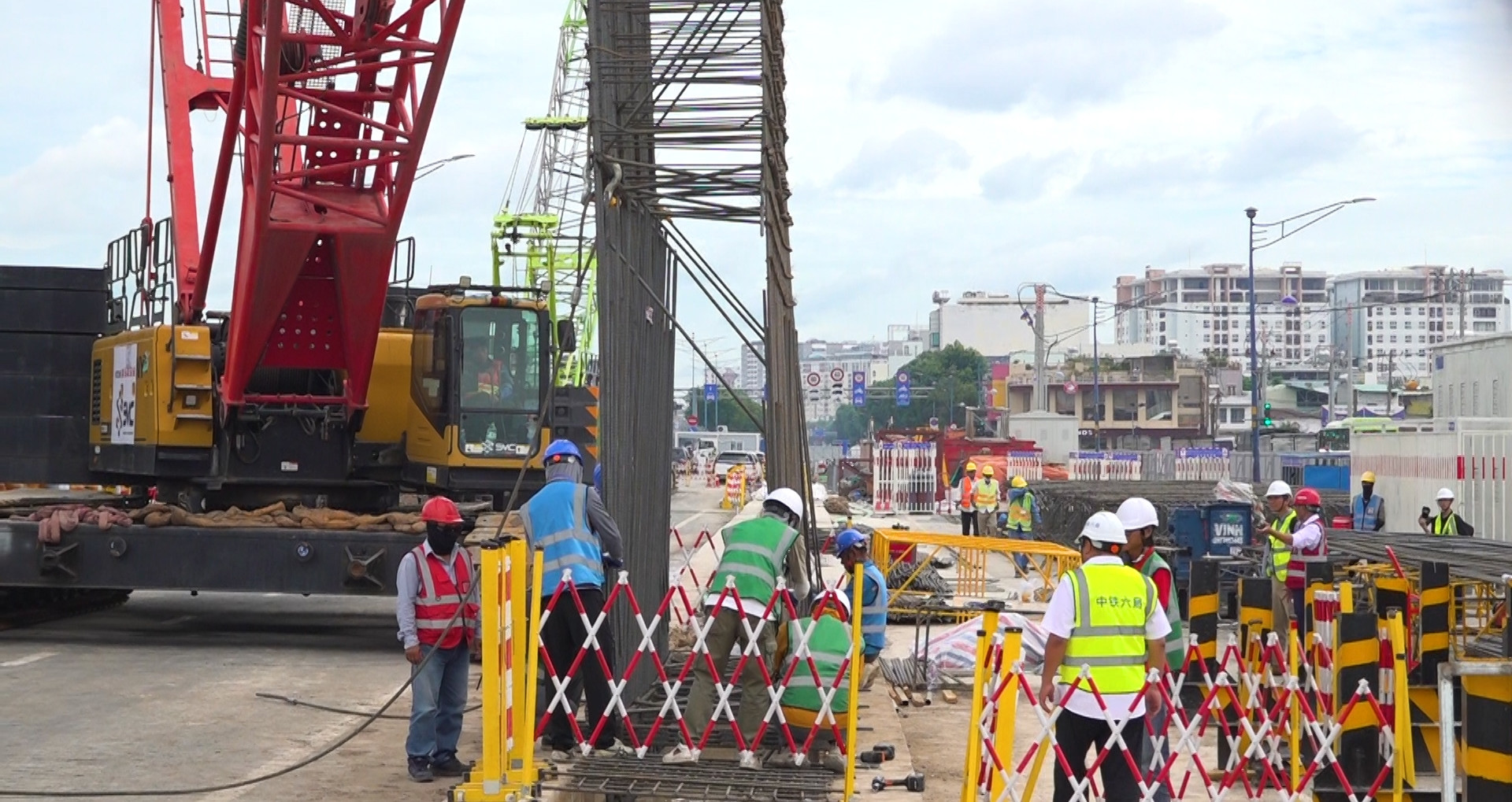 Tuyến Metro số 2 có bước tiến mới, người dân TP.HCM mong sớm giảm ùn tắc