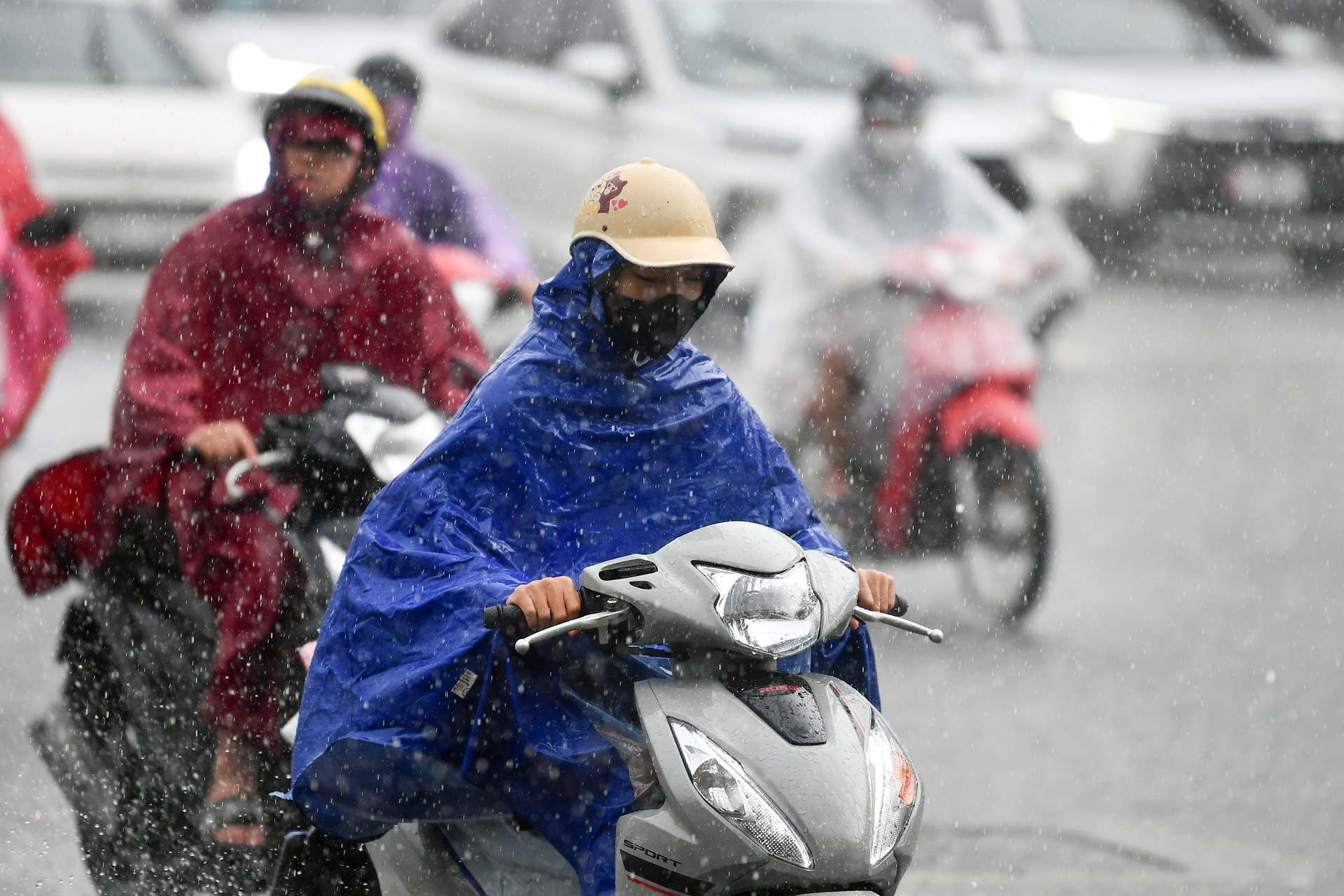 Dự báo thời tiết 31/7: Nhiều nơi trên cả nước mưa giông, miền Bắc cục bộ mưa lớn