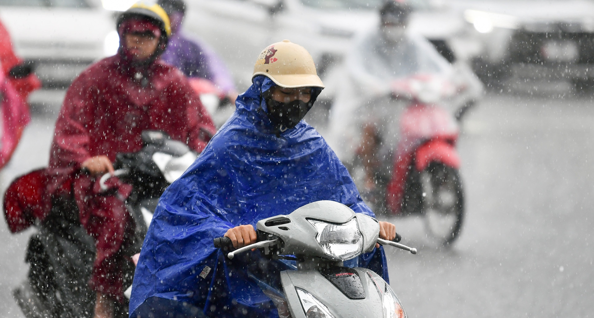 Dự báo thời tiết 31/7: Nhiều nơi trên cả nước mưa giông, miền Bắc cục bộ mưa lớn