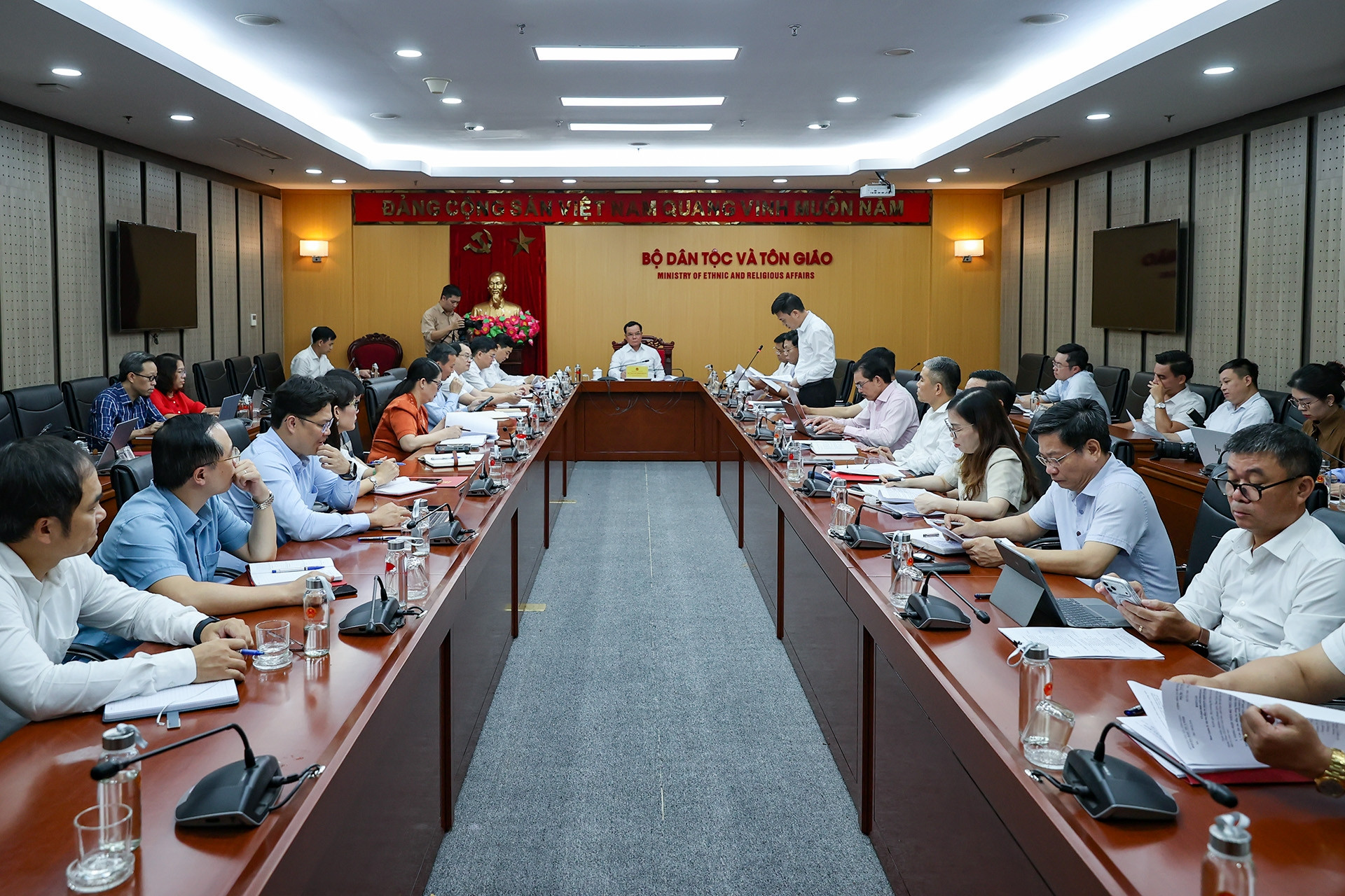Bộ Dân tộc và Tôn giáo tăng tốc xây dựng thể chế, dữ liệu số