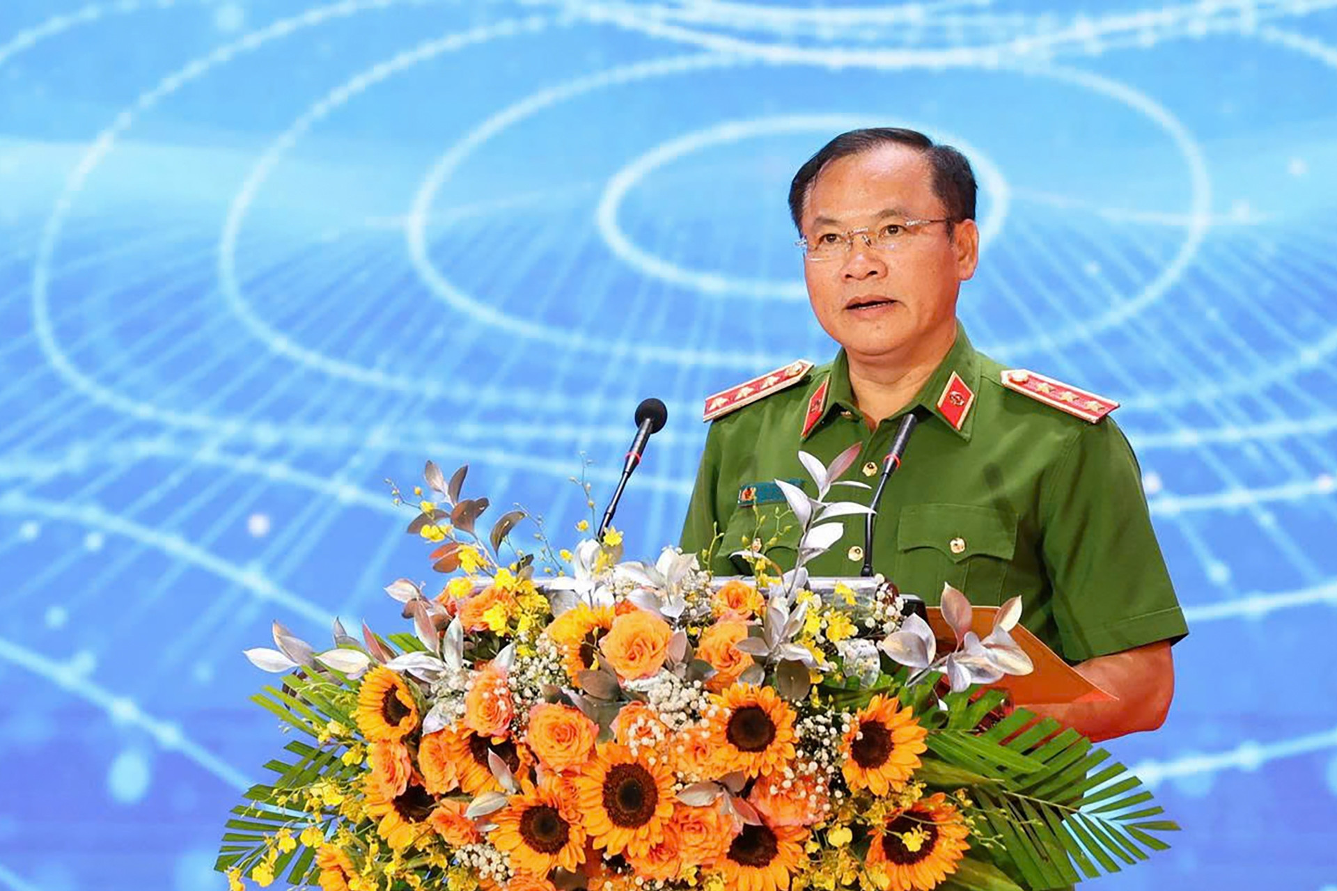 Cảnh báo bẫy mua bán người trên mạng, cần 'kháng thể số'
