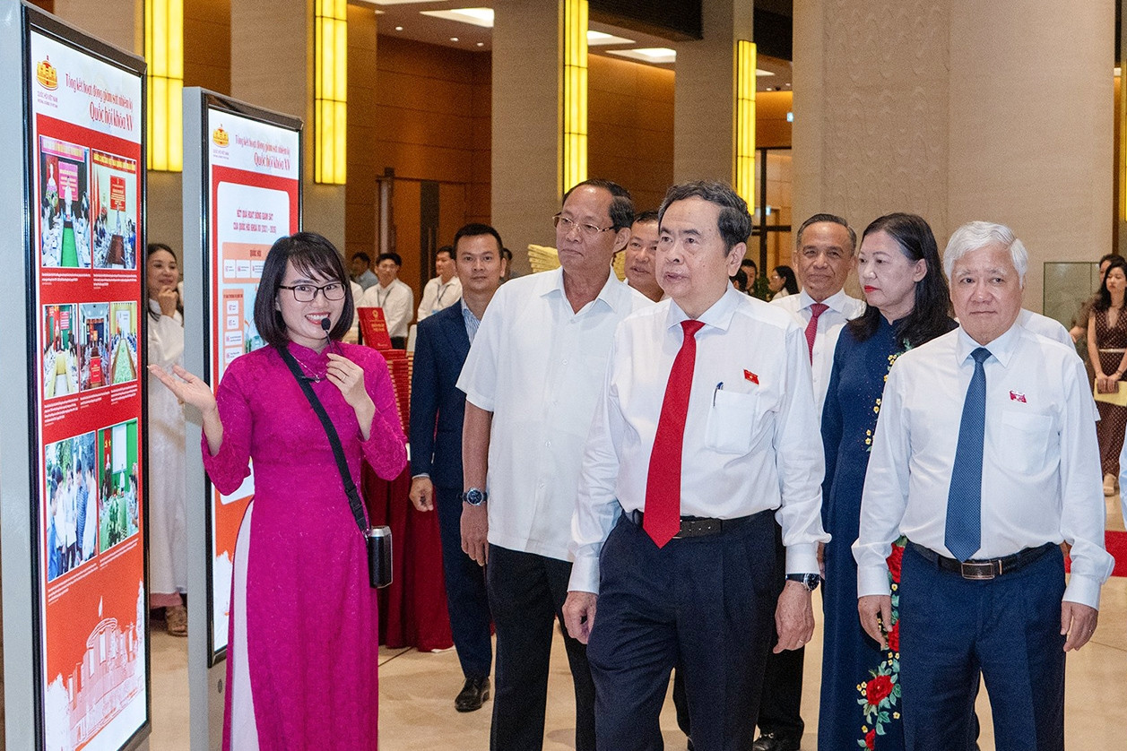 Chủ tịch Quốc hội: Không giám sát vấn đề mới bằng tư duy, phương thức cũ