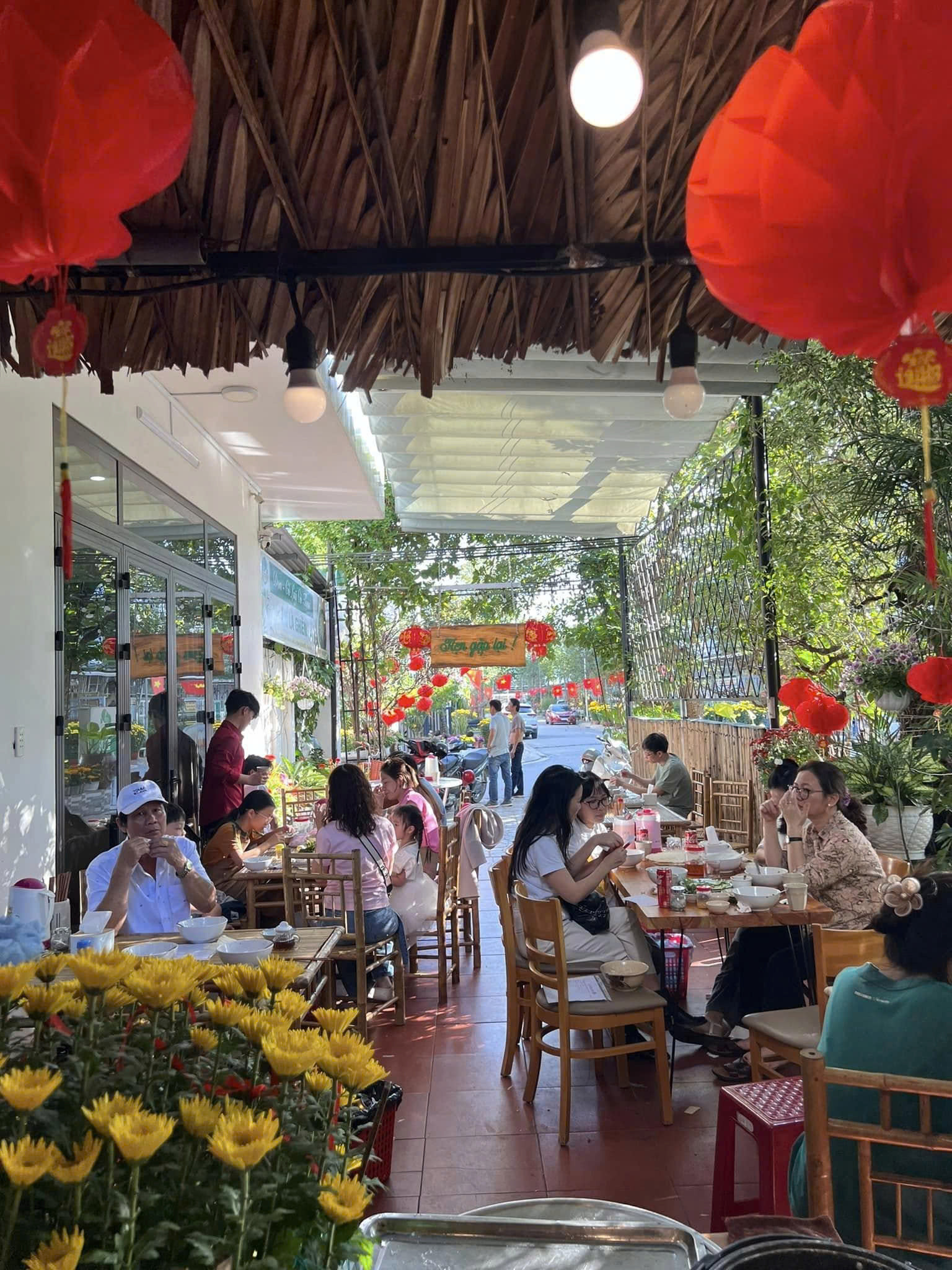 https://static-images.vnncdn.net/vps_images_publish/000001/000003/2026/7/30/don-quang-ngai-0-842.jpg
