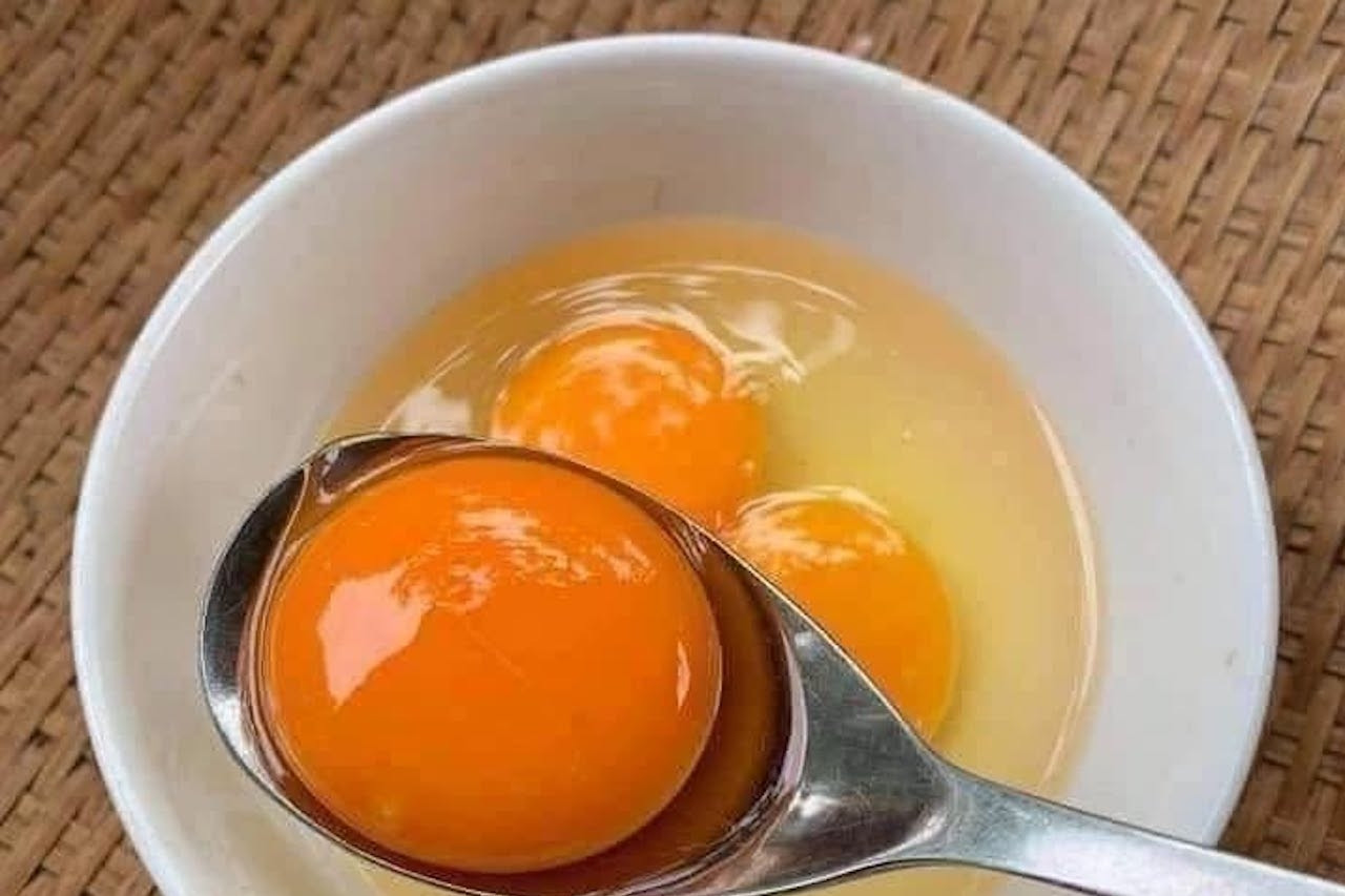 Giáo sư đầu ngành nêu sự thật bất ngờ về món ăn bị gán mác 'kẻ thù' tim mạch