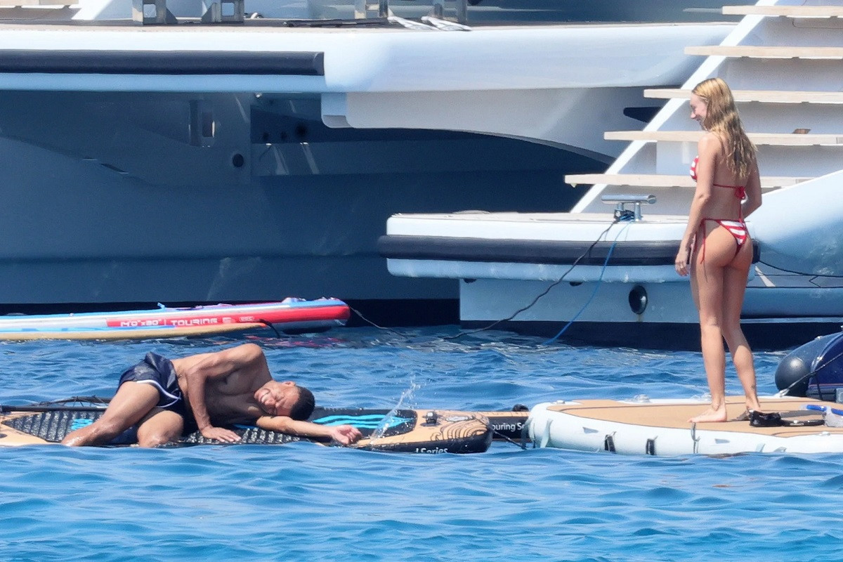 mbappe ban gai 3.jpg