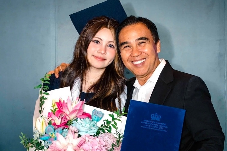 Quyền Linh nghẹn ngào viết cho con gái, Cường Đô La ngày càng yêu Đàm Thu Trang