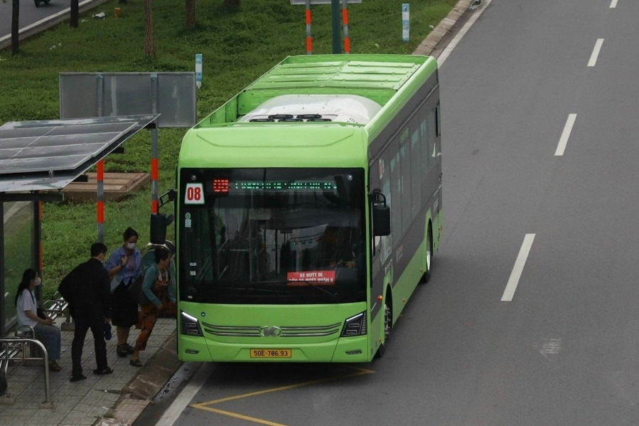 Sau 8,5 triệu lượt khách đi miễn vé, TPHCM tính mở làn riêng cho xe buýt