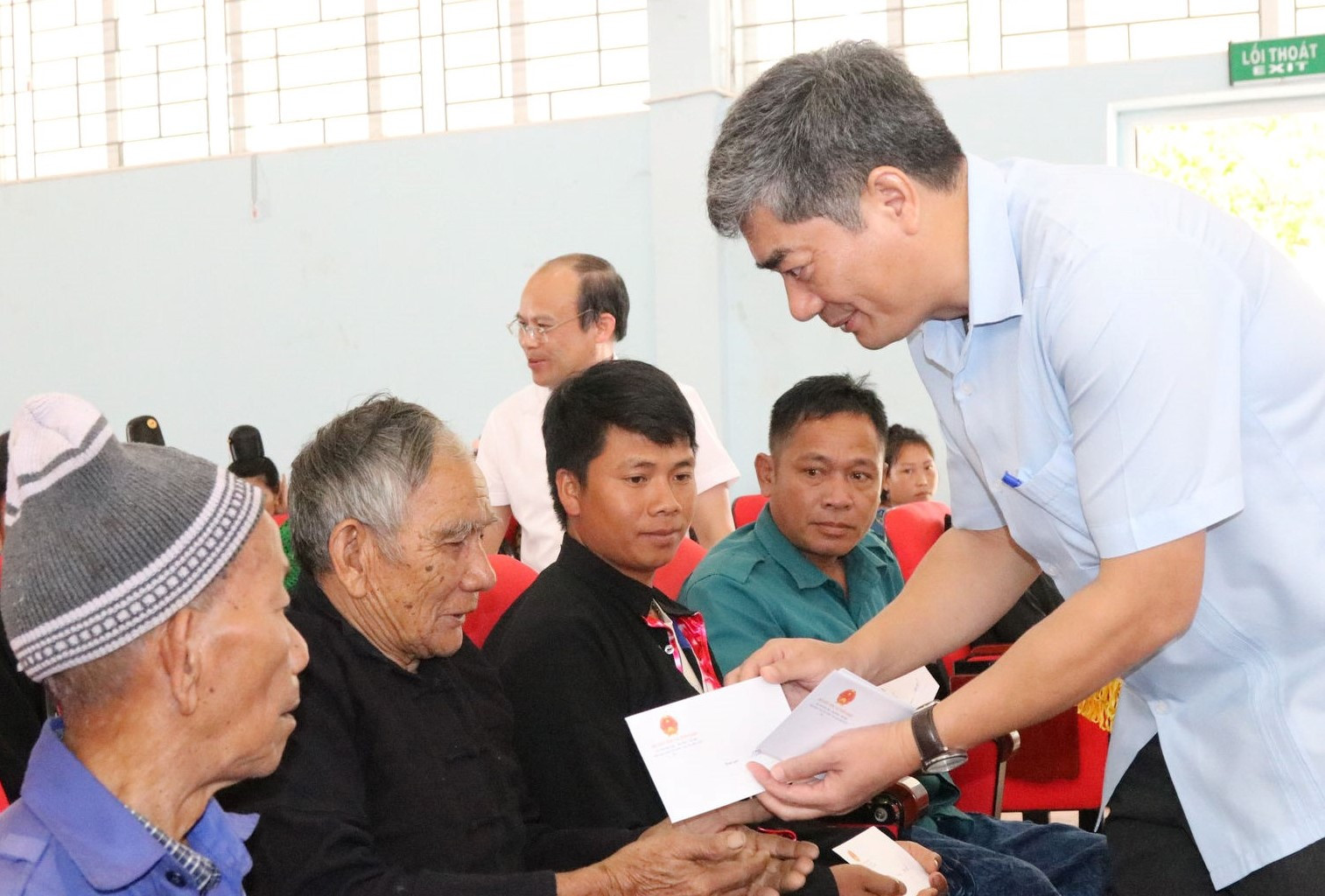 Thúy Hồng ảnh 3.jpg