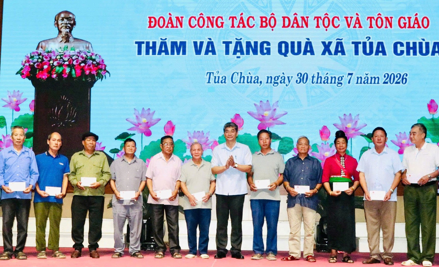Thúy Hồng ảnh 4.jpg
