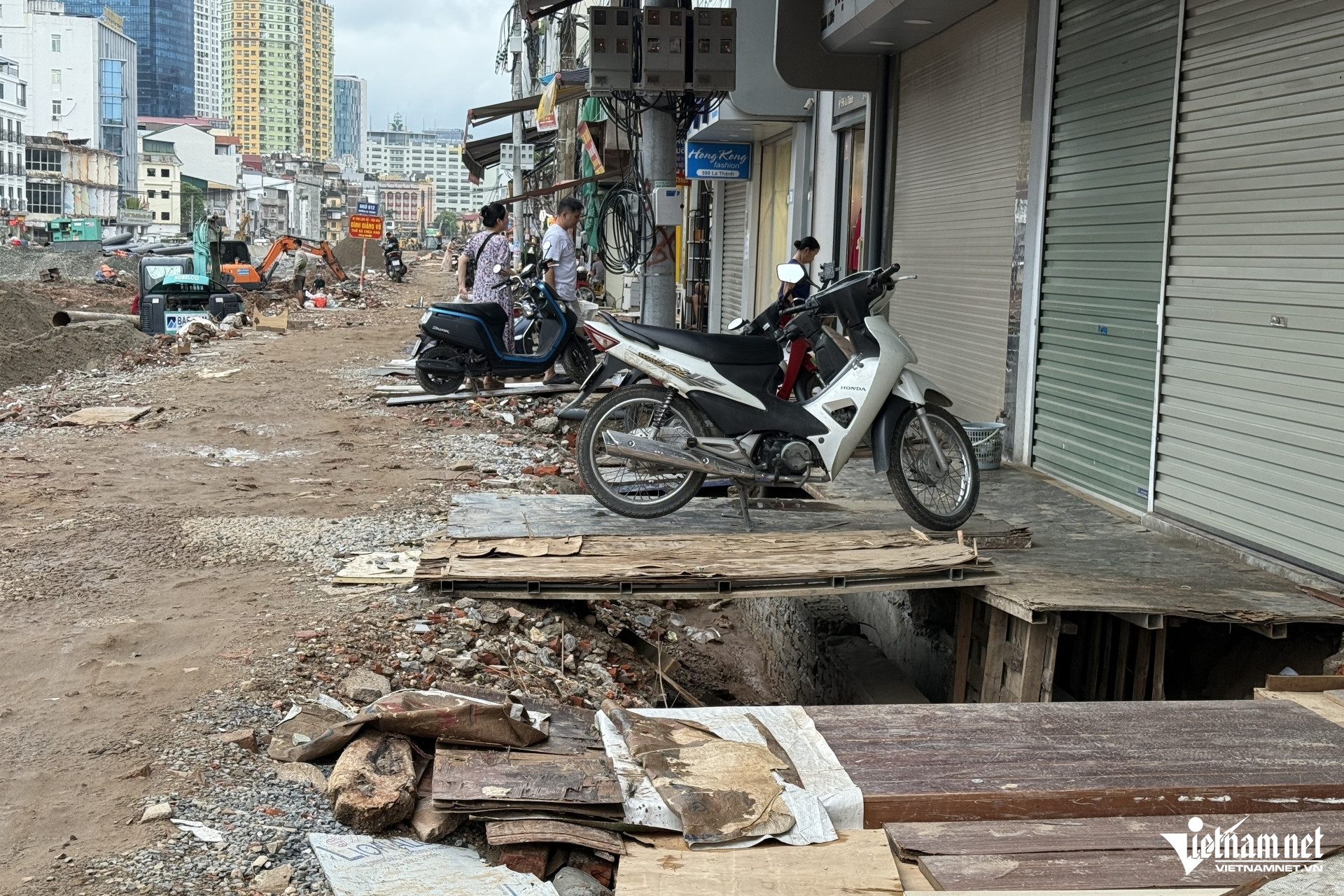 https://static-images.vnncdn.net/vps_images_publish/000001/000003/2026/7/30/w-hoang-cau-voi-phuc-10jpg-2675.jpg