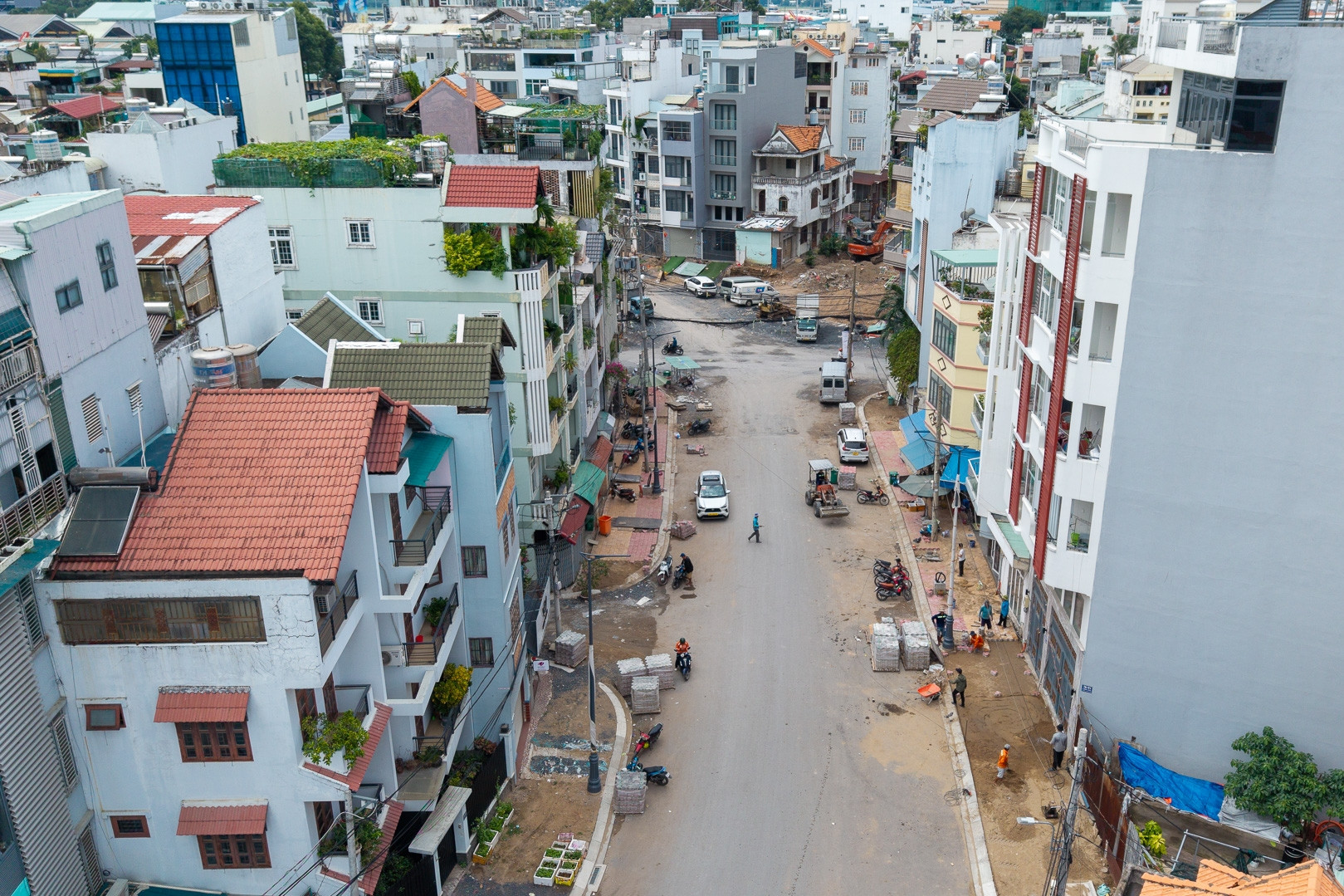 Cận cảnh đường 4 làn xe trên kênh từng ô nhiễm gần sân bay Tân Sơn Nhất