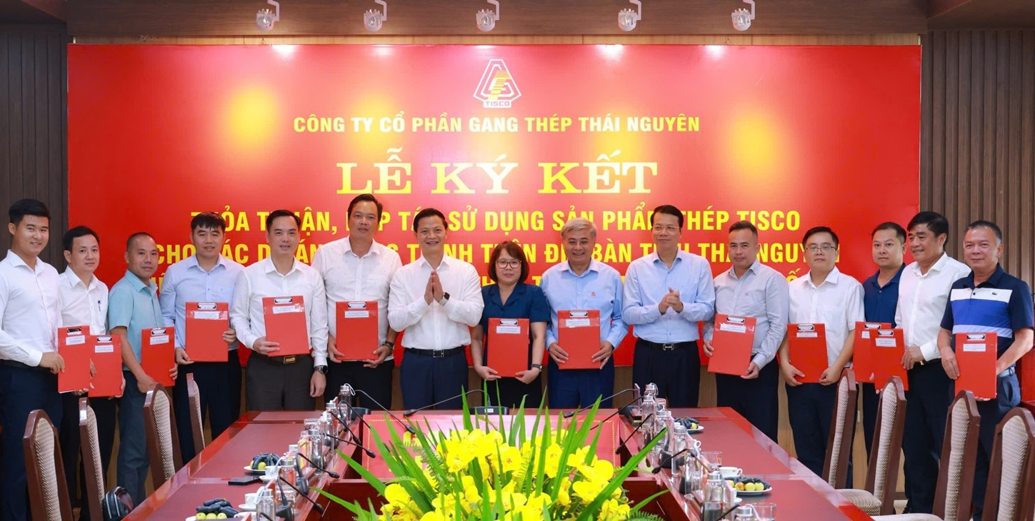 Chủ tịch tỉnh đề nghị ưu tiên dùng thép nội, 14 nhà đầu tư ký ngay thỏa thuận 168.000 tấn