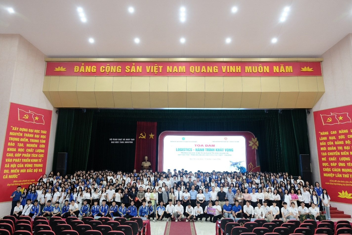 Đưa doanh nghiệp vào giảng đường: Cách TUEBA tạo lợi thế cho người học