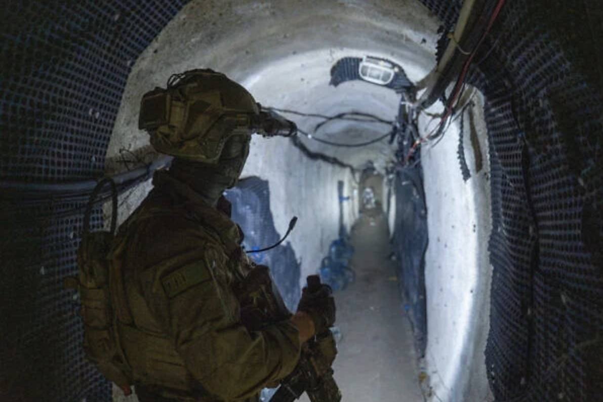 Israel dùng lượng thuốc nổ khổng lồ để phá đường hầm của Hezbollah