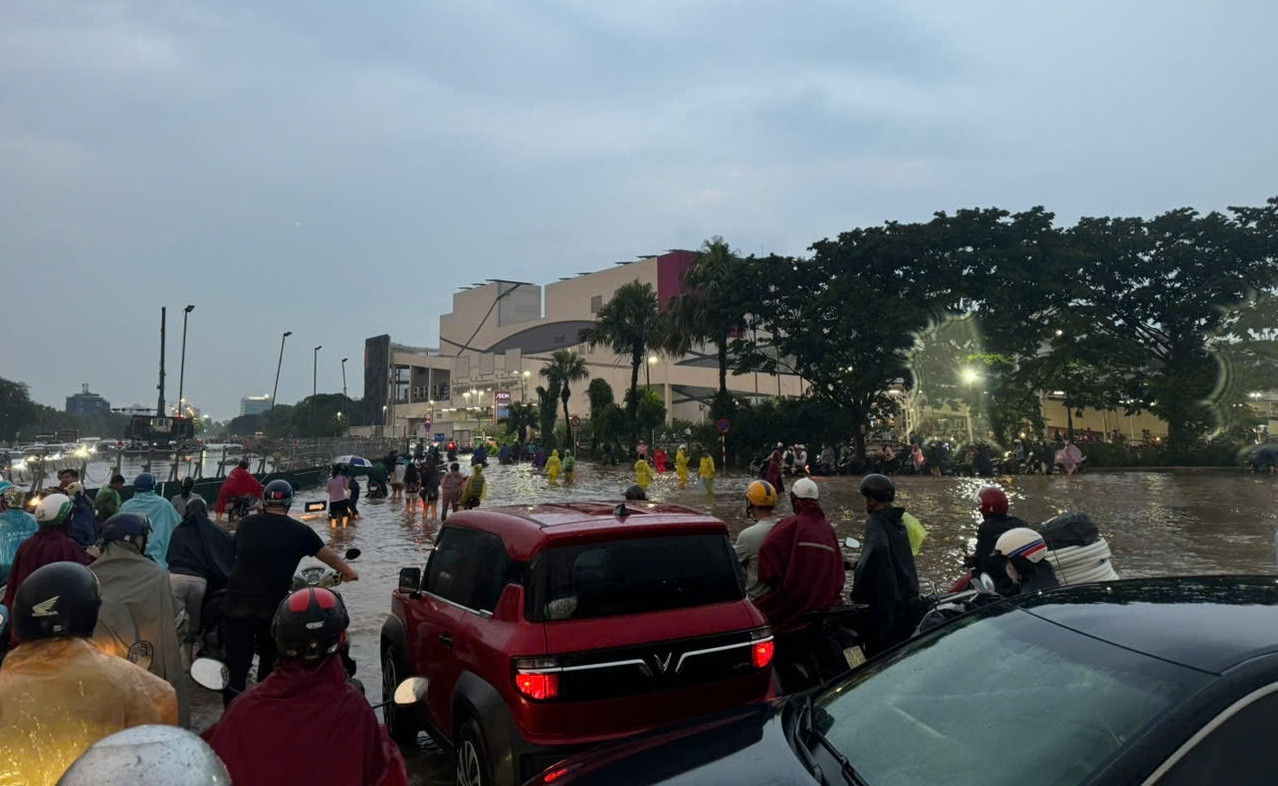 Long biên 10.jpg