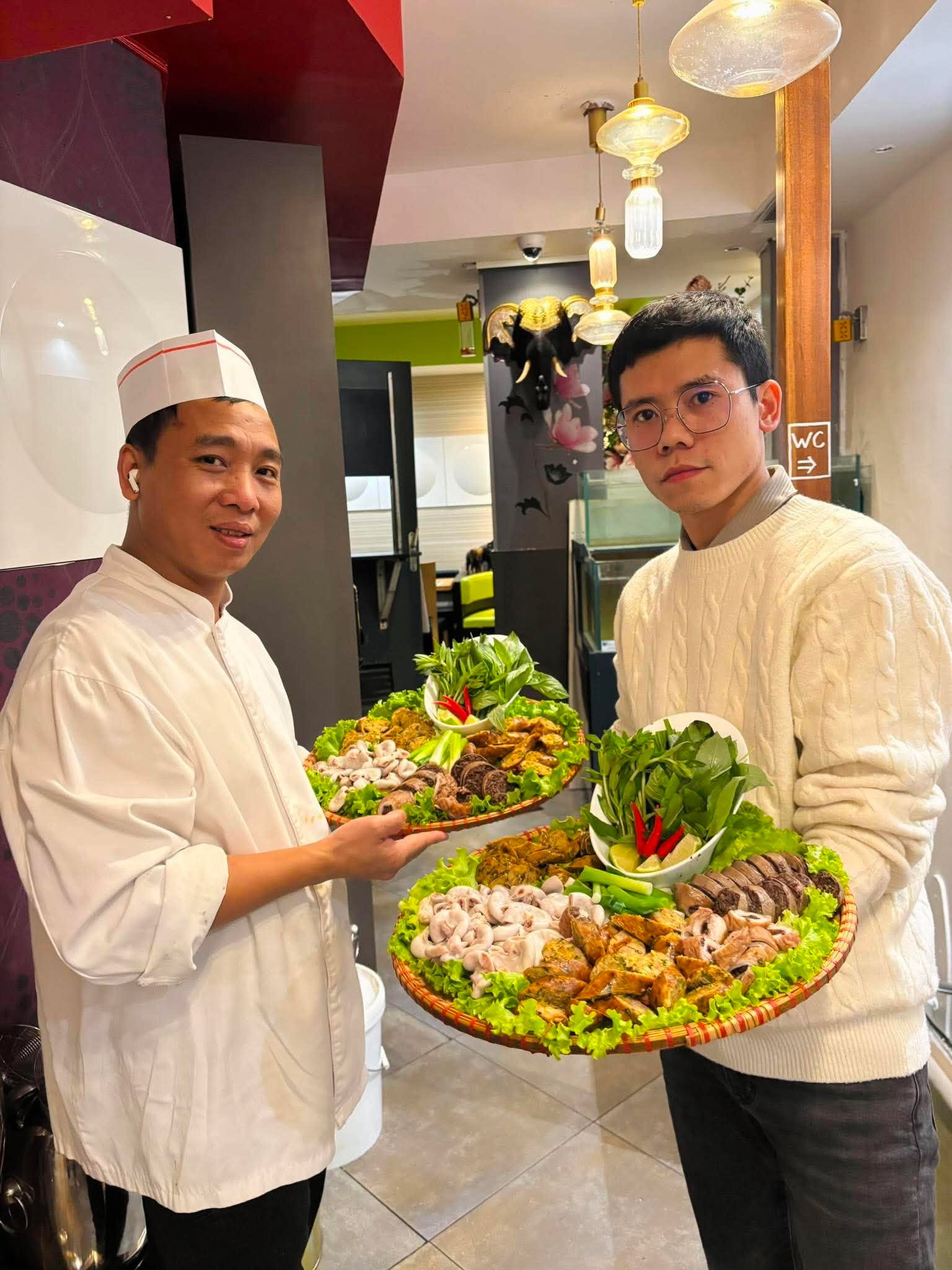 https://static-images.vnncdn.net/vps_images_publish/000001/000003/2026/7/31/quan-viet-o-phap-887.jpg