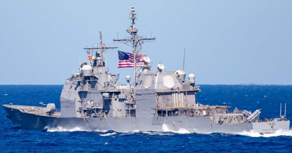 Tàu tuần dương USS Robert Smalls CG-62 có gì mà bảo vệ cả nhóm tàu sân bay Mỹ