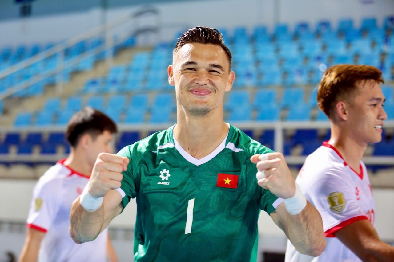 Tuyển Việt Nam 0-0 Singapore: May mắn có Patrik Lê Giang