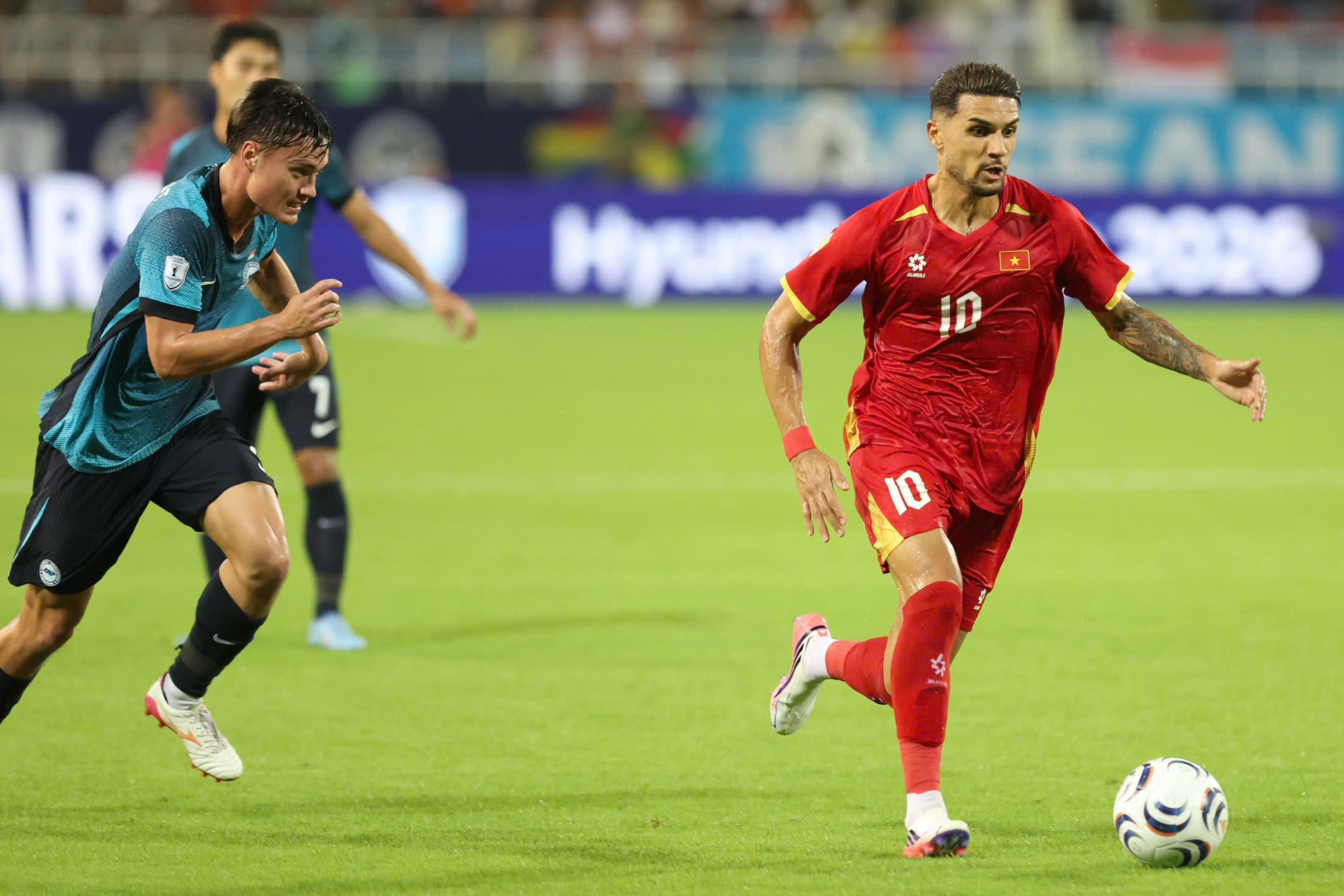 Video bóng đá Việt Nam vs Singapore: Chia điểm đáng tiếc