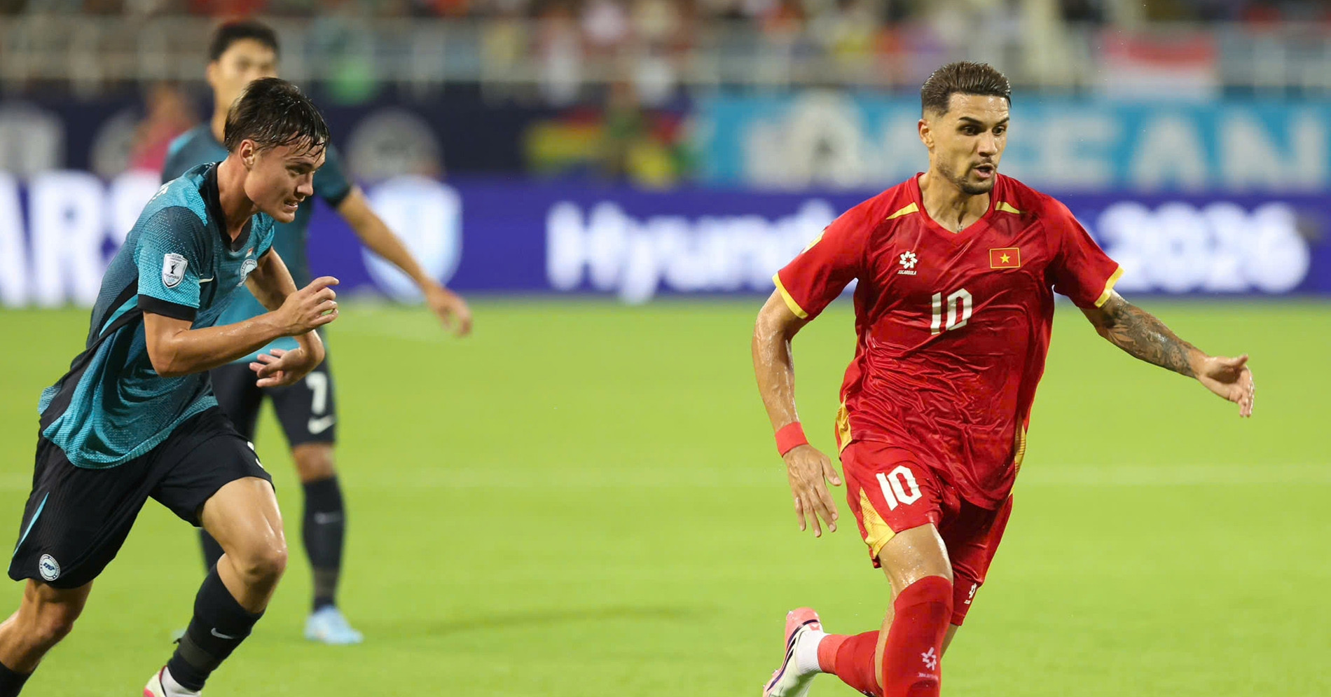 Video bóng đá Việt Nam vs Singapore: Chia điểm đáng tiếc