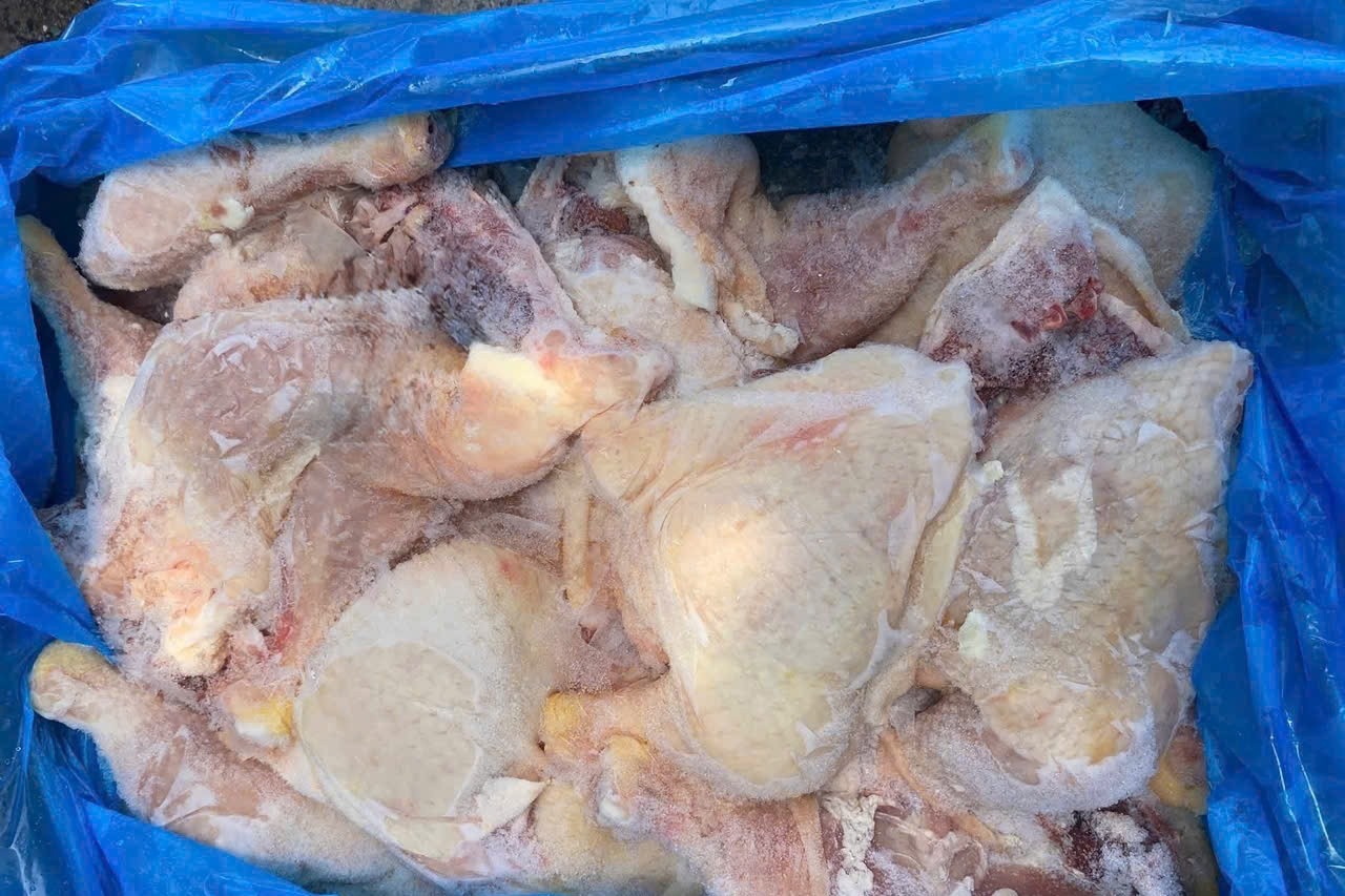 Việt Nam chi hàng trăm triệu USD nhập khẩu gà 'ngoại', gà nội lại rớt giá