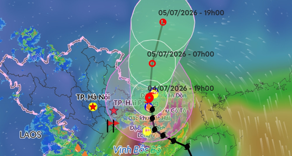 Bão số 1 đổ bộ Quảng Ninh: Đêm nay gió mạnh nhất, Đông Bắc mưa như trút nước