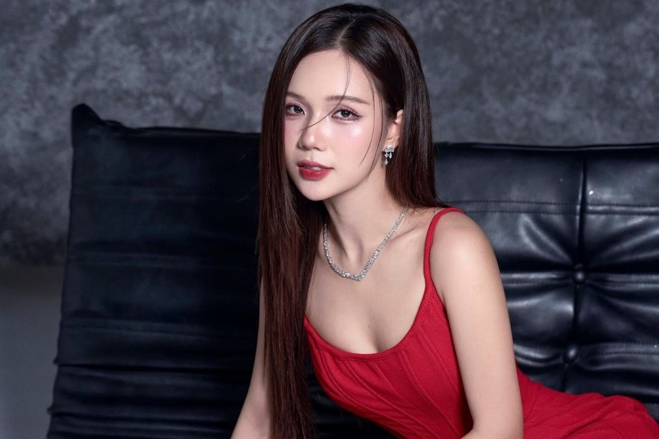 Chồng diễn viên Ngọc Anh không ý kiến về cảnh tình cảm của vợ, ủng hộ bà xã sexy
