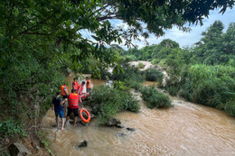 cuu nguoi o khanh hoa 2.jpeg