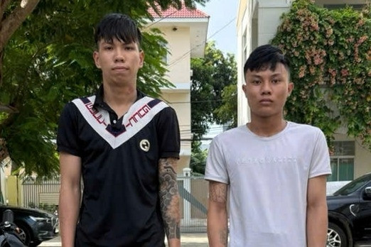 Đỗ ô tô bên đường quên khóa cửa, nhiều chủ xe bị trộm sạch tài sản