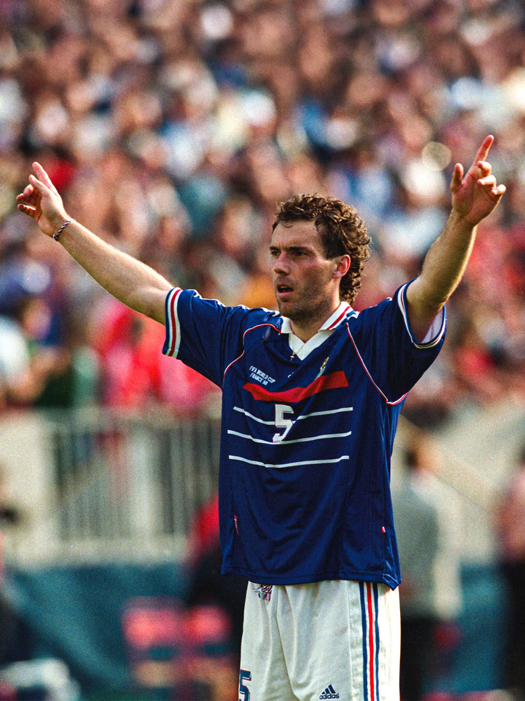 https://static-images.vnncdn.net/vps_images_publish/000001/000003/2026/7/4/laurent-blanc-2422.jpg