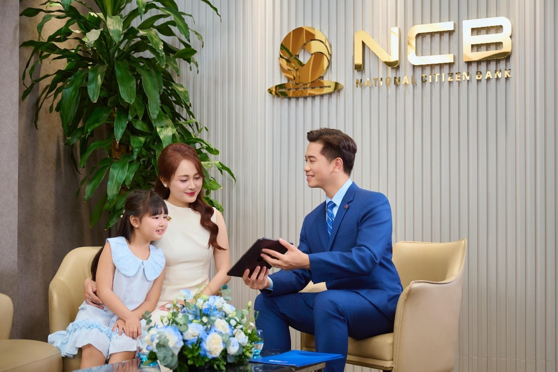 NCB Visa Tự Hào nhận giải ‘Sáng kiến thẻ tín dụng của năm’