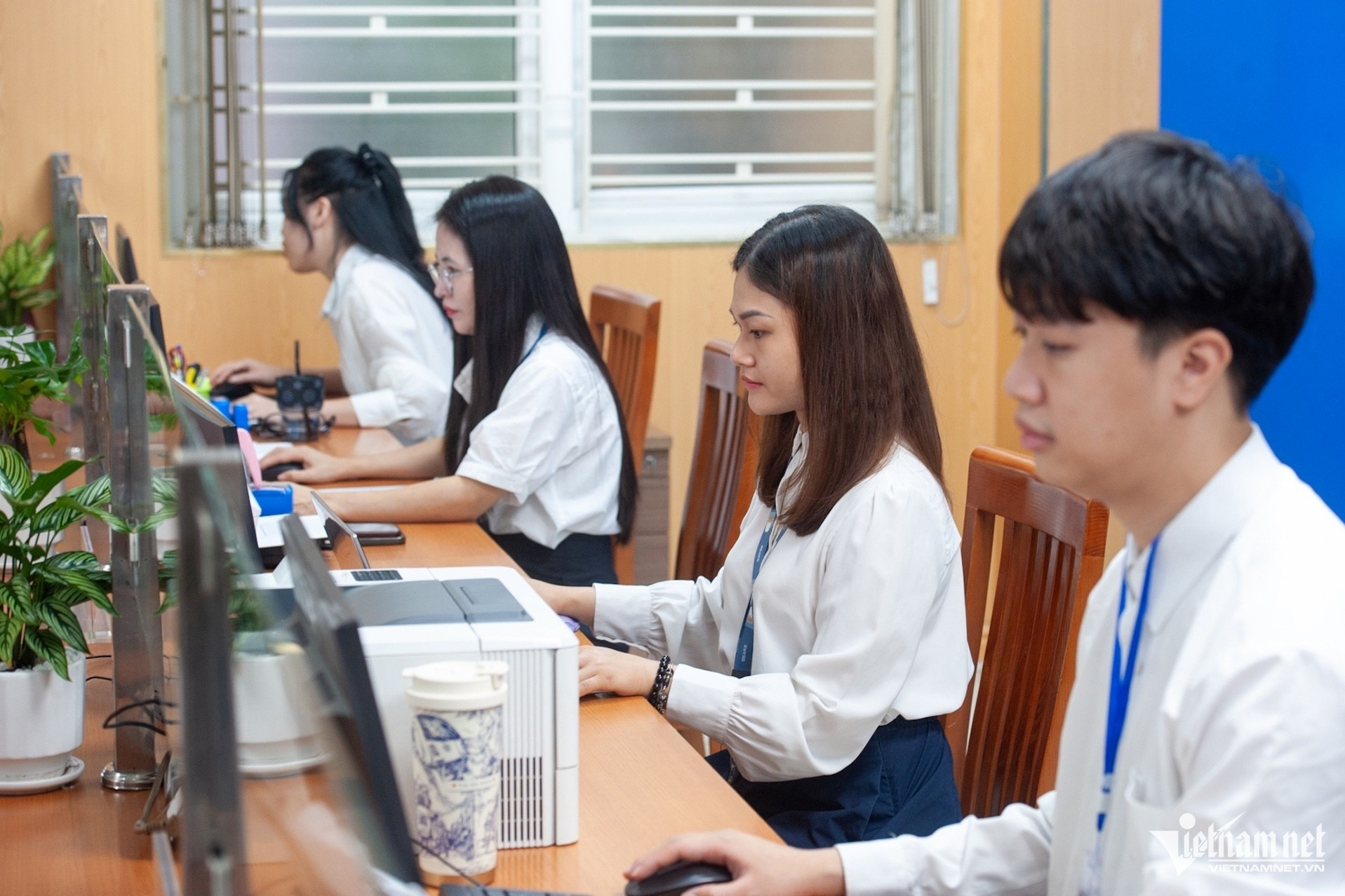 Quản lý công chức: Để dấu vân tay không thay thế cho kết quả phục vụ nhân dân