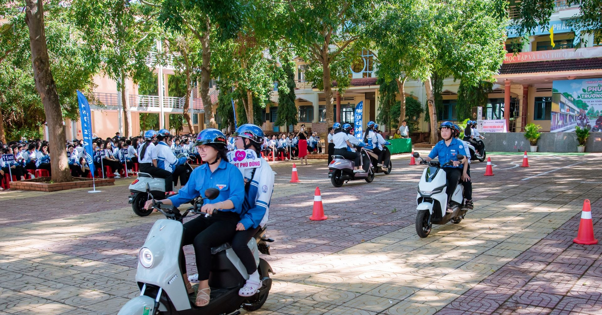 Quy định về xử phạt người dưới 18 tuổi đi mô tô: Hiểu đúng để chọn xe phù hợp