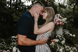 taylor swift travis kelce 082625 52742cb9f9854e0099b87b2d4216ccc1.jpg