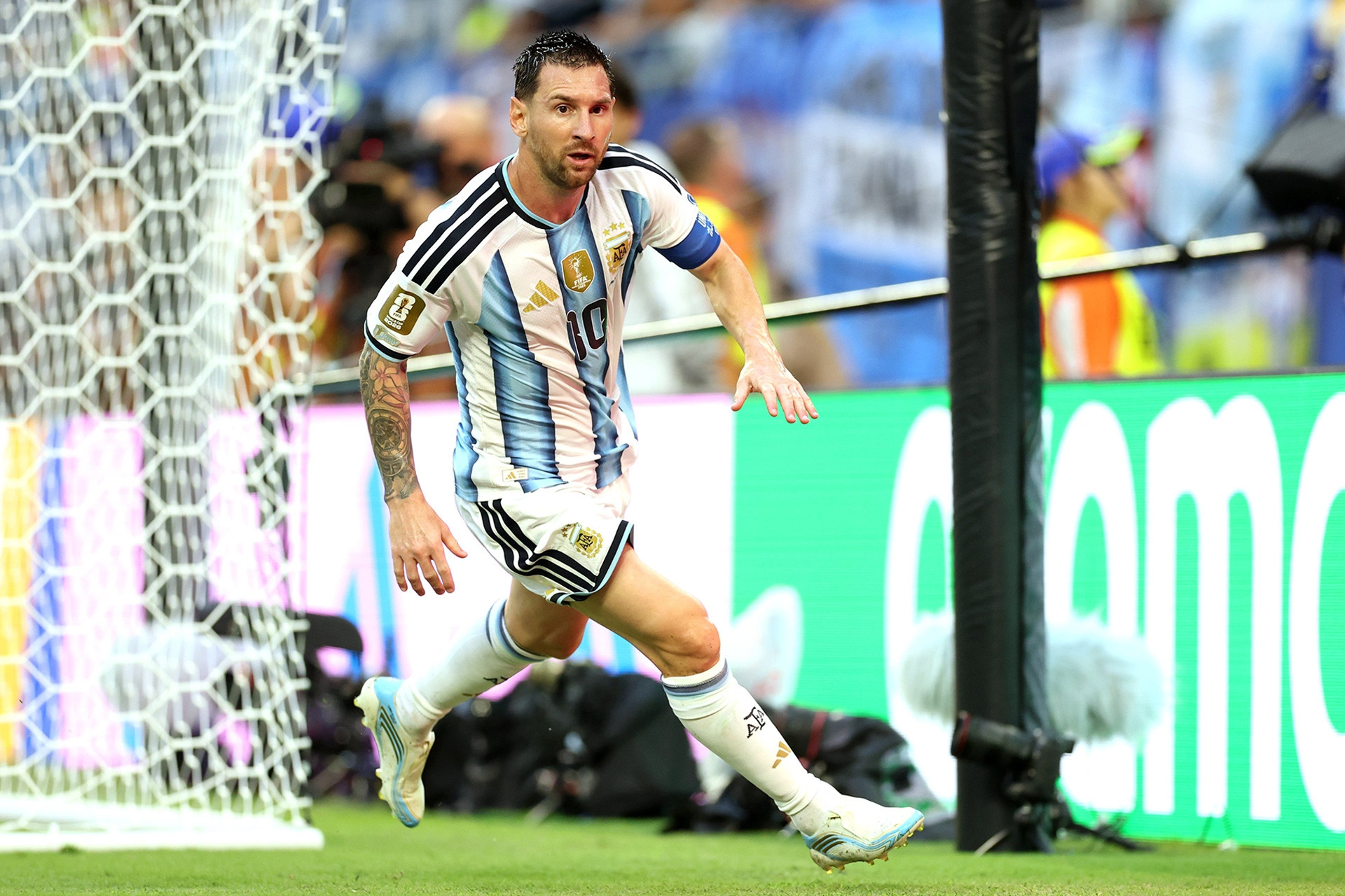 Messi ghi kỷ lục, Argentina thắng nghẹt thở Cape Verde sau 120 phút