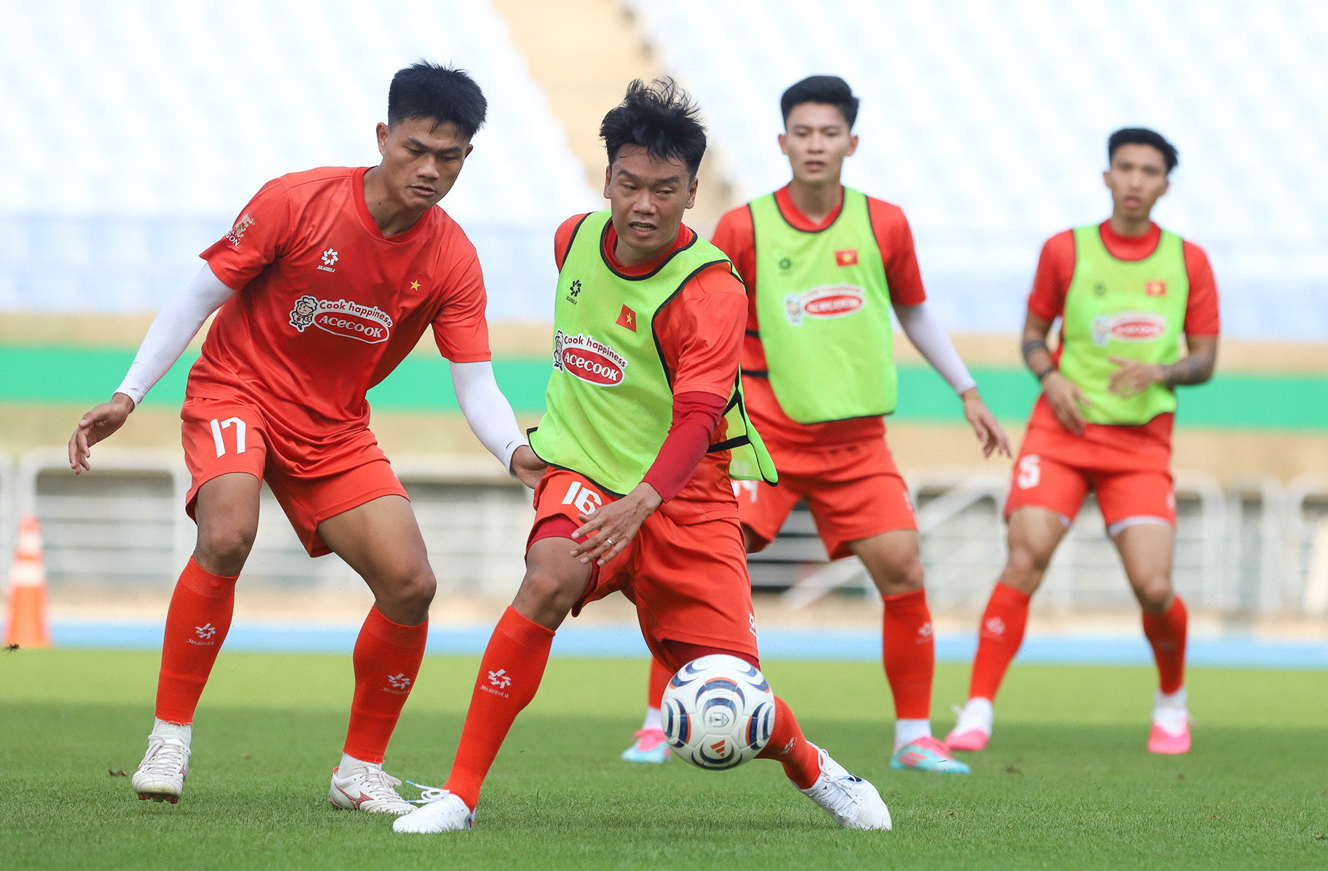 tuyen viet nam 2.jpg