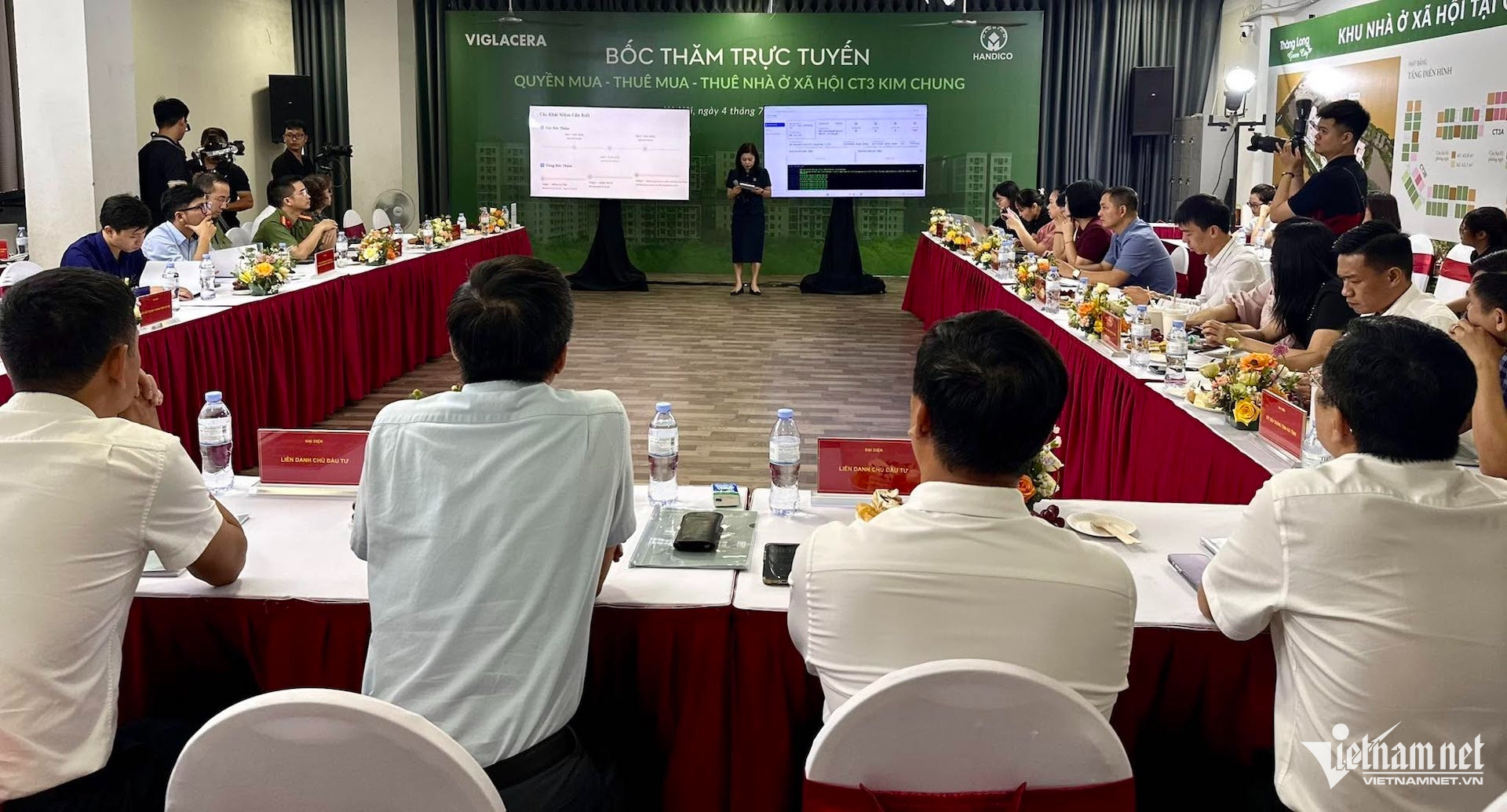 W-ct3 kim chung boc tham vietnamnet 3.jpg