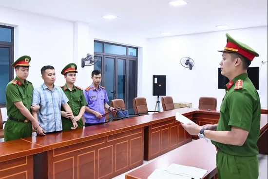 Bản tin cuối ngày 5/7: Lệnh giữ khẩn cấp giáo viên trong vụ 146 điểm 10 môn Toán