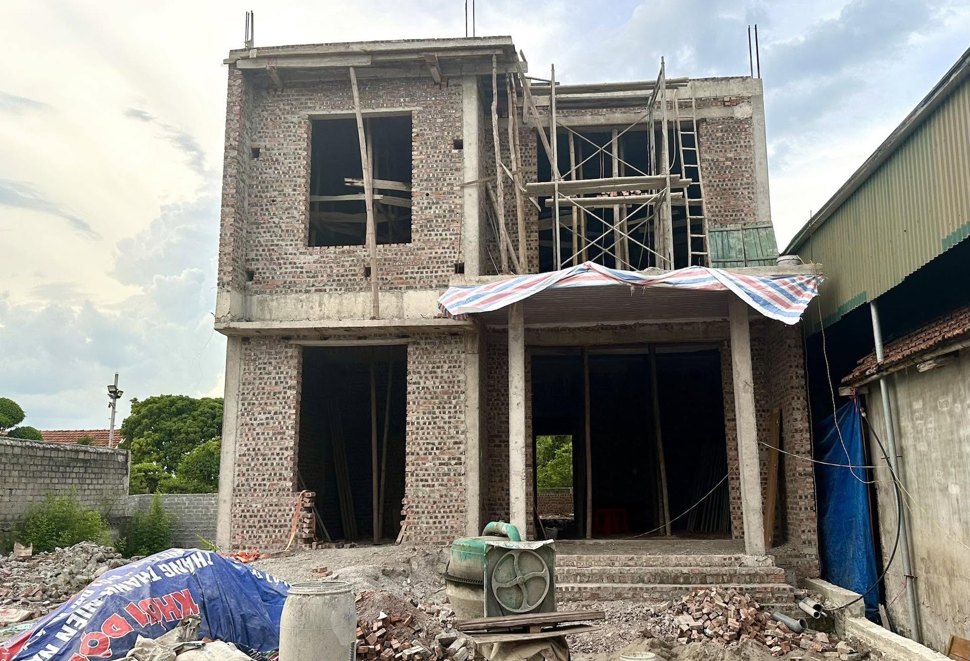 Miễn giấy phép xây dựng nhiều công trình từ 1/7; nhà thầu hết thời bỏ giá thấp