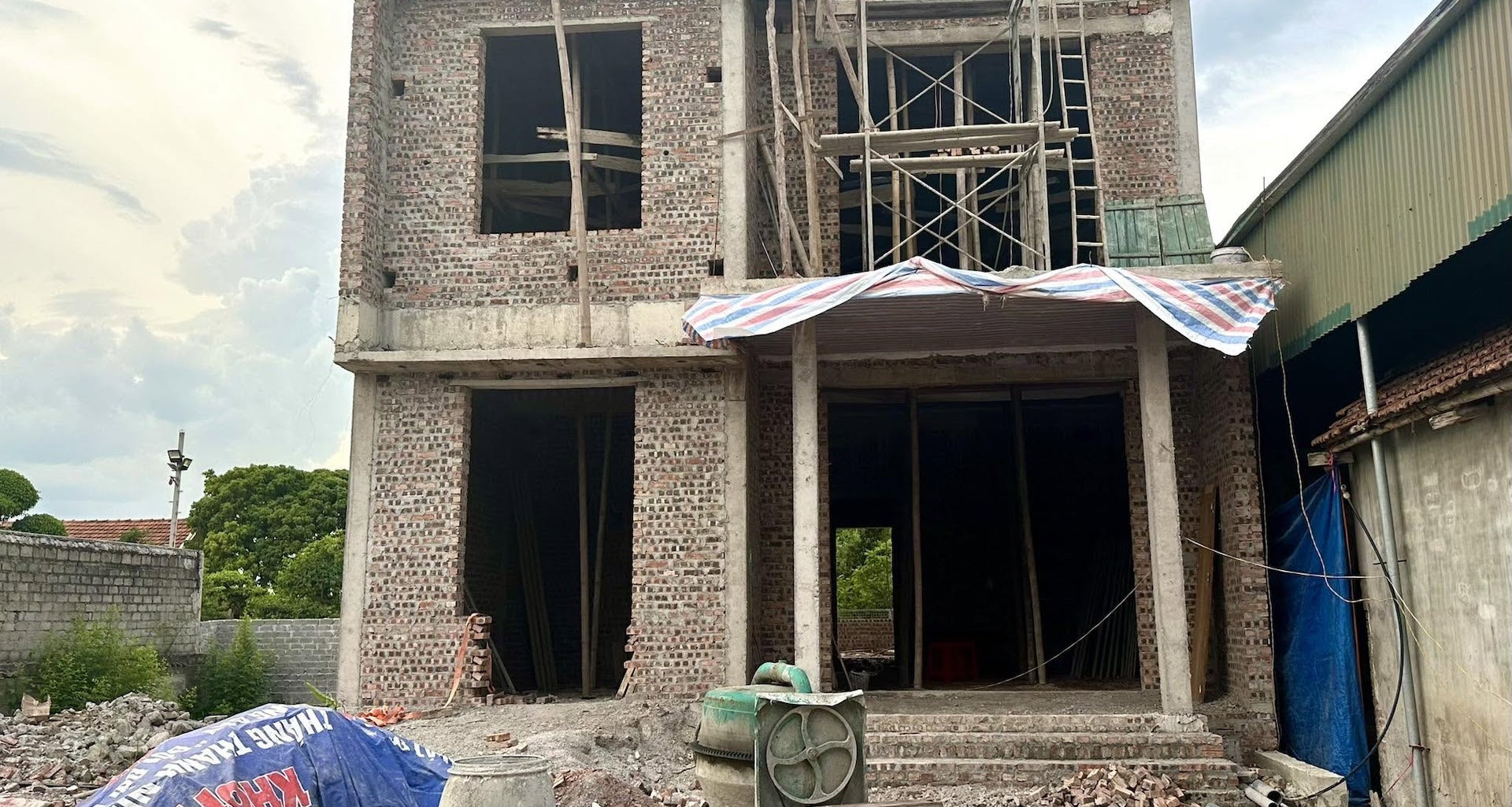 Miễn giấy phép xây dựng nhiều công trình từ 1/7; nhà thầu hết thời bỏ giá thấp
