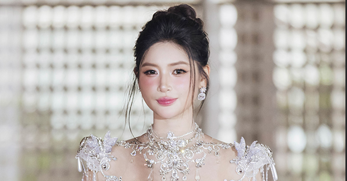 Vẻ gợi cảm của mỹ nhân đại diện Việt Nam thi Miss Earth 2026