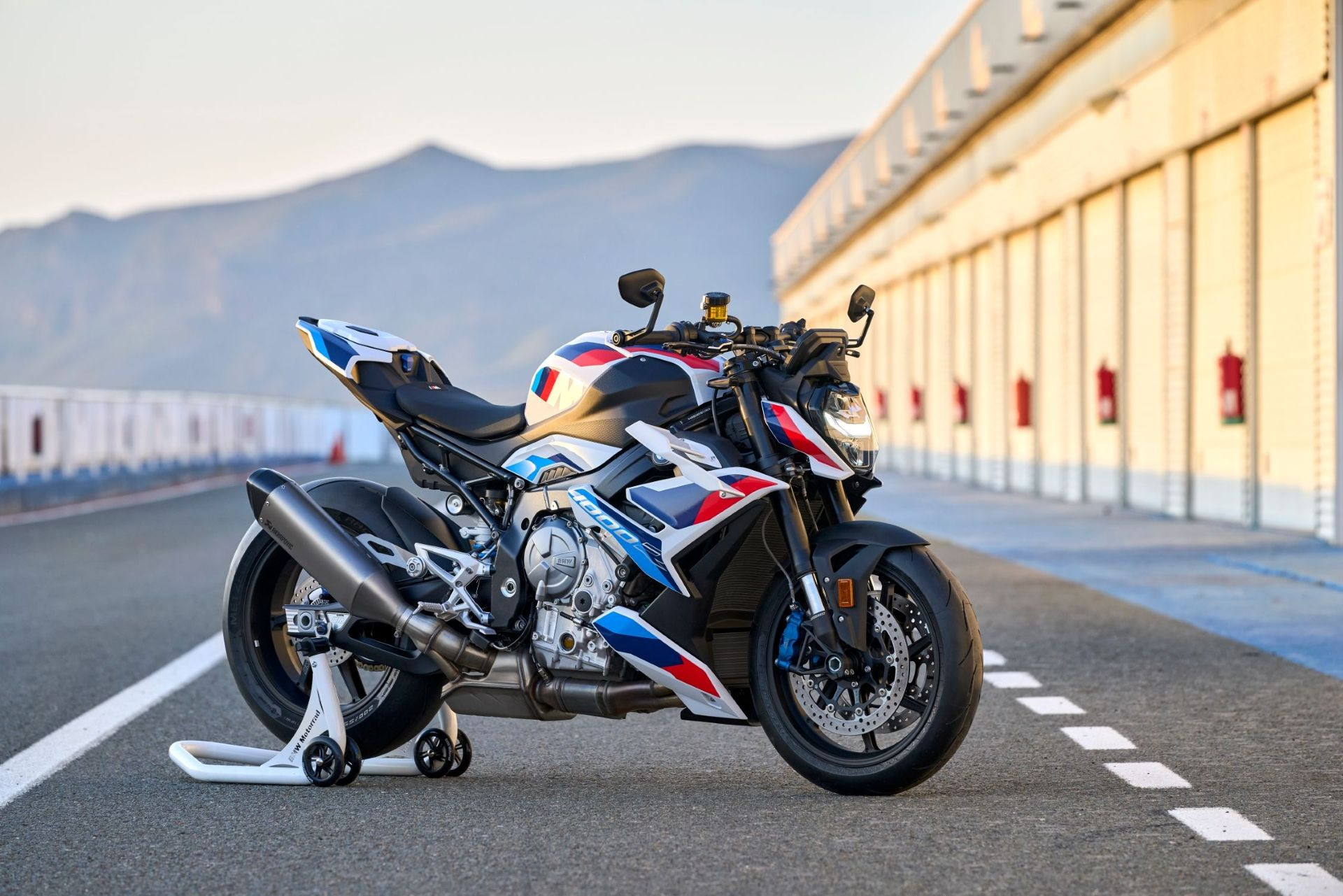 BMW M1000 R.jpg